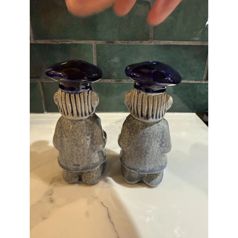 Vintage Set of Twin Blue Chefs Salt and Pepper Shakers 5